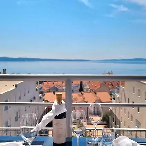 Aurora Apartament